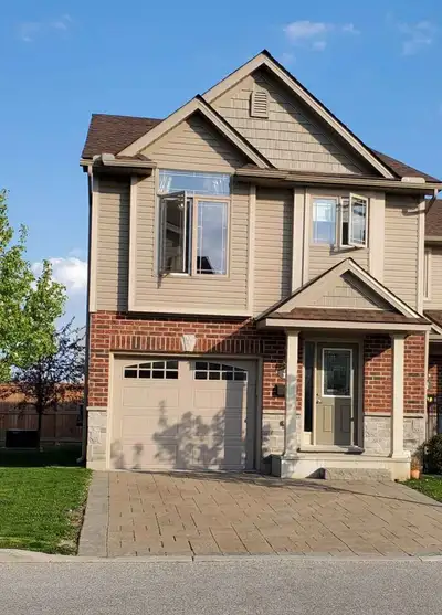 Beautiful 3 Bedroom 2.5 Bath Townhouse for Rent $2,700 Utilities
