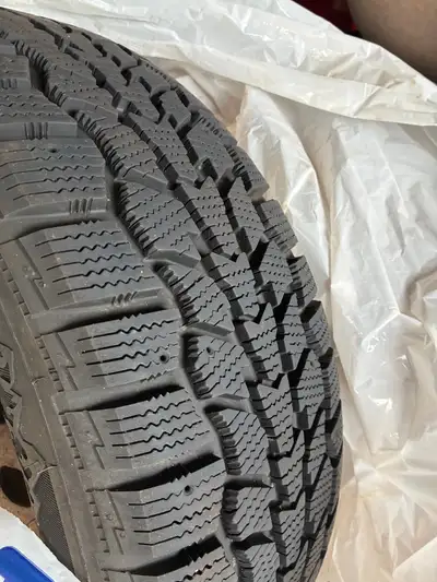 Tires are Hercules, Avalanche RT 94 H, used only a half of the last season. Rims are old, a bit rust...