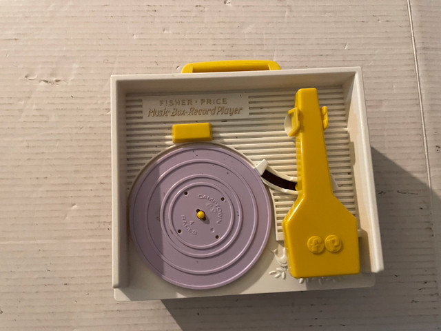 Fisher Price Music Box Record Player in Toys & Games in Mississauga / Peel Region - Image 4