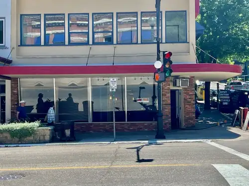 Office Space for rent or lease – Nelson, BC 602 Baker Street Nelson, BC V1L 1W5 **If interested, ple...