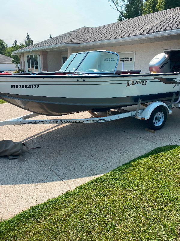 18 ft Lund pro sport adventure Powerboats & Motorboats Regina Kijiji