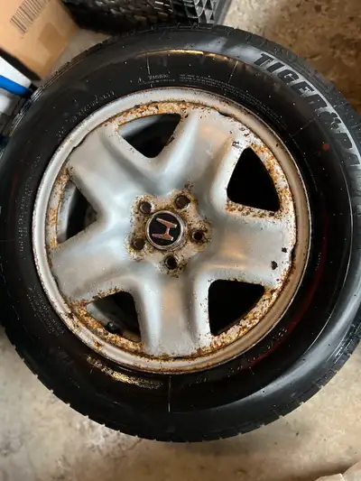 Honda original Rims & Tires. It’s fit for CRV 2007-2011. All season tires. Good for one season. Bolt...