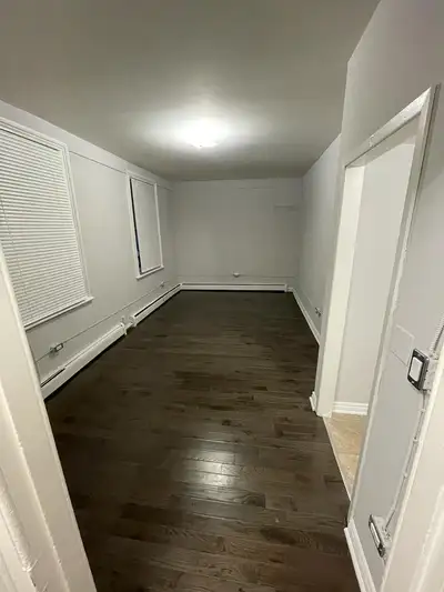 COBOURG - ALL INCLUSIVE 1 Bedroom Apartment available Downtown Building close to all amenities. Laun...