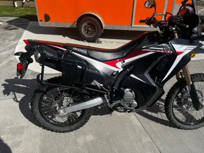 In very good condition. Great beginner bike.road legal Include battery maintenance USB charge Great...