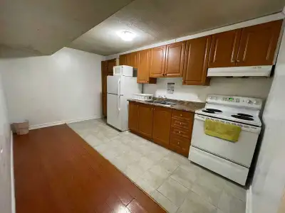 3 Bedroom for Rent, 1 Bathroom, Kitchen space, & dining room, Access to Backyard, In-unit laundry 1...