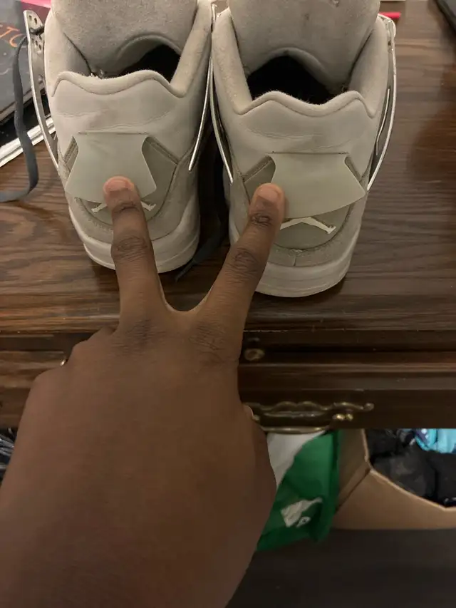 frozen moments Jordan 4s in Men's Shoes in City of Toronto - Image 3