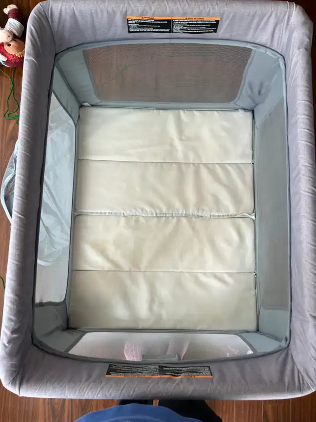 Maxi-Cosi Swift Play Yard (Grey) - Excellent Condition in Playpens, Swings & Saucers in City of Toronto - Image 8
