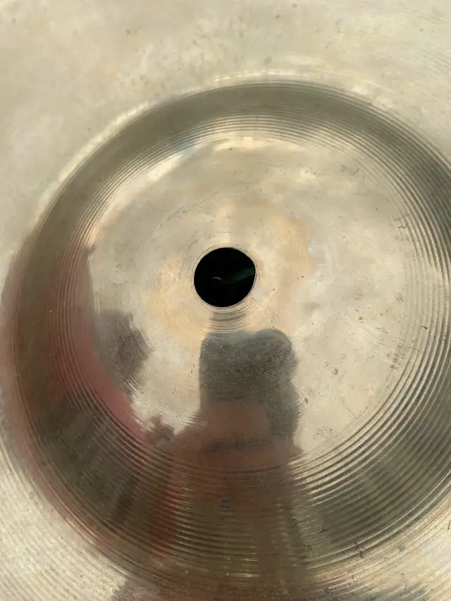 Zildjian Ride Cymbal in Drums & Percussion in Oakville / Halton Region - Image 3