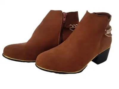 Ardene women's ankle boots. Gold chain, tobacco color, size 7, View more