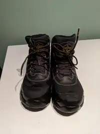 Khombu men's winter boots waterproof- size 9