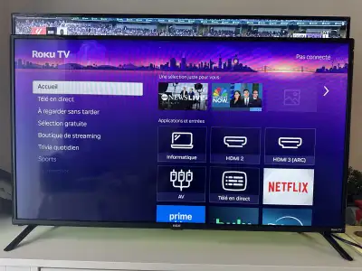 RCA ROKU TV 40" smart tv rarement utilisé , View more