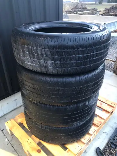 P275/60R 20 - Goodyear Wranglers right off my truck - they pass safety but not great - price reflect...