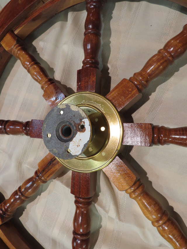 Wooden Ship Wheel in Arts & Collectibles in Chatham-Kent - Image 3