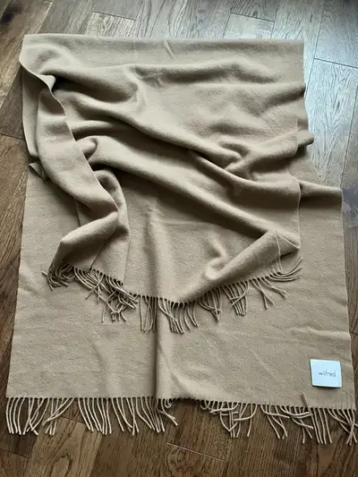 Aritzia Wilfred wool scarf, View more