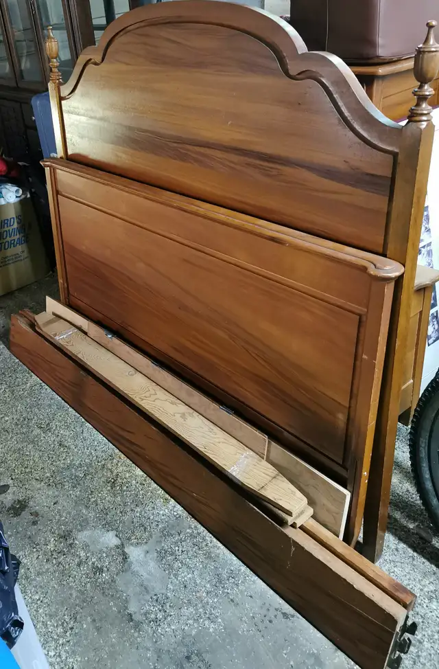 Vintage Double Size Wooden Bed Frame $80