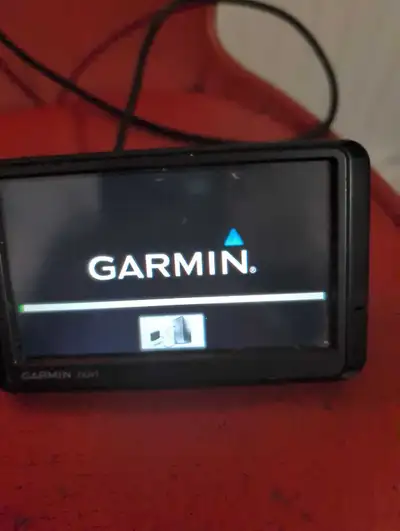 Je vends un GPS Garmin Nuvi d'occasion en bon état. Cet appareil est parfait pour ceux qui ont besoi...