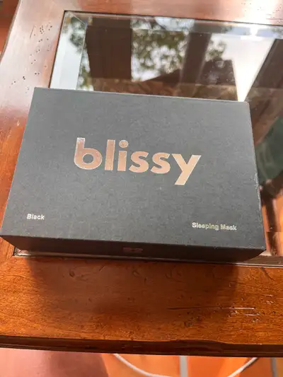 Blissy 100 % Silk sleeping mask NEW, View more