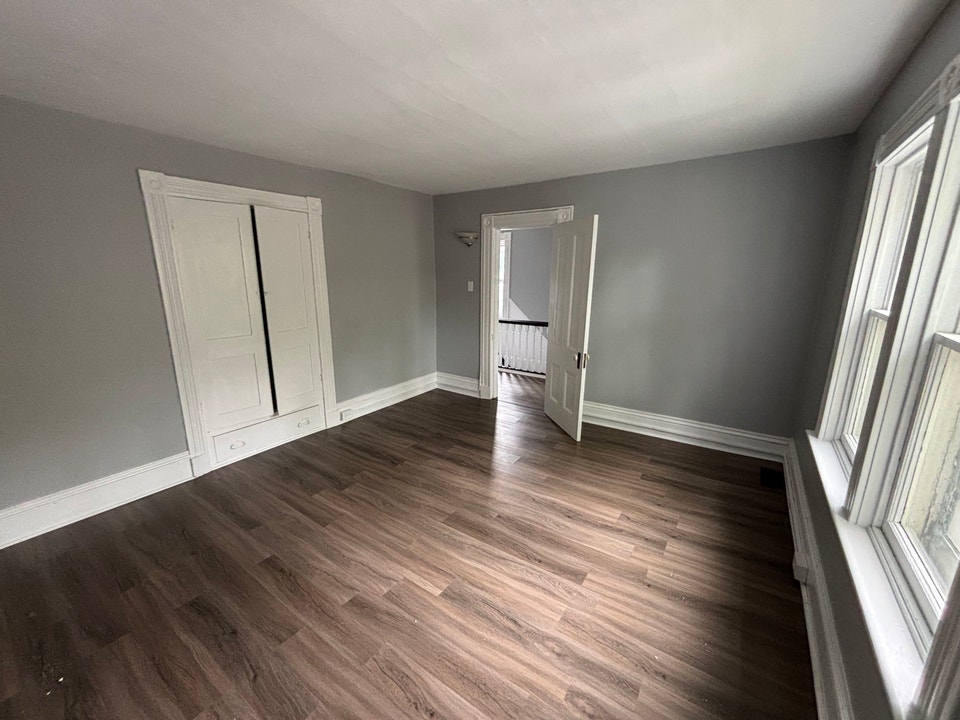 3 bedroom 1.5 bath house for rent Dartmouth 4