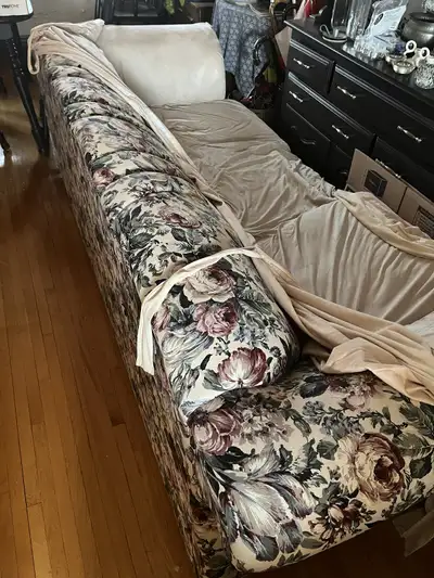 Free COUCH TODAY ONLY BEFORE 5pm, View more