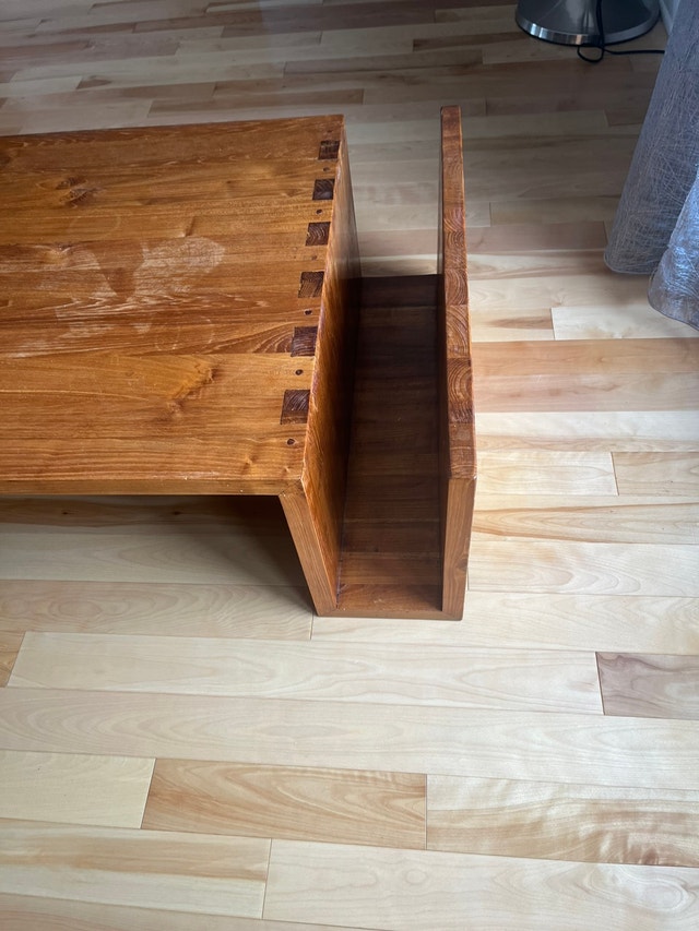 Table de salon en bois massif Teck avec rangement pour livre Tables