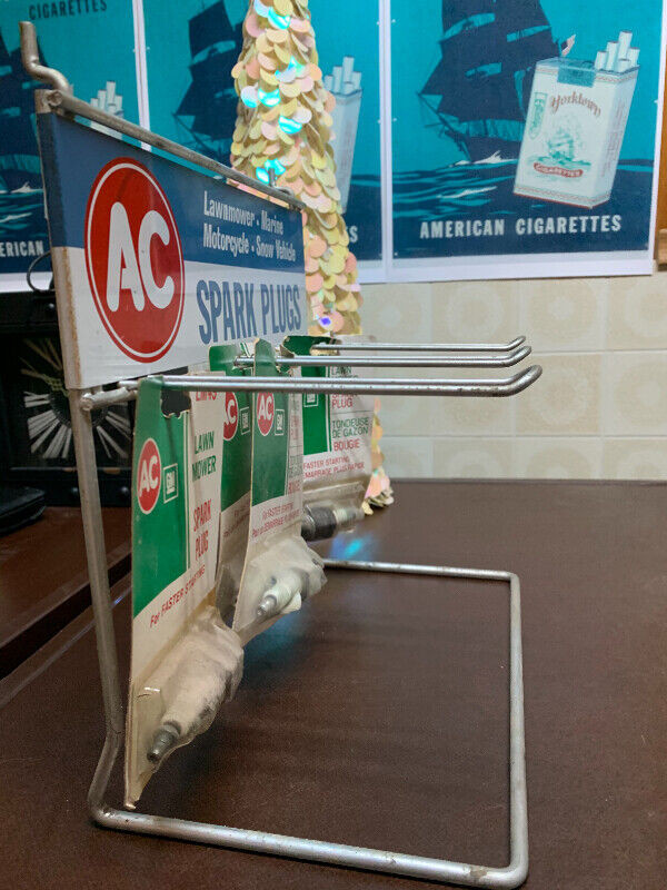 Vintage AC Spark Plugs & Sales Display Stand - $250 in Arts & Collectibles in Norfolk County - Image 3