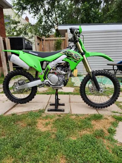 2021 kx250 for sale. I am original owner. I have no time to ride!! Bikes been sitting in my garage f...