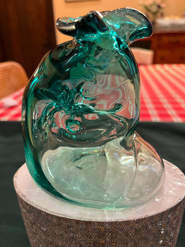 Hand Blown Glass Vase in Arts & Collectibles in Hamilton - Image 4