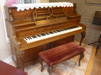 BAISSE DE PRIX - Piano droit antique de marque Quidoz de 80 ans