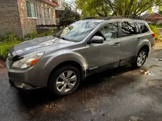 2011 Subaru Outback | Accident Free, AWD, Power Sunroof, air condition. great condition • power belt...