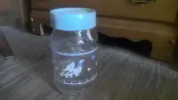 1.5 litre glass storage jar with blue design & plastic lid. VGUC
