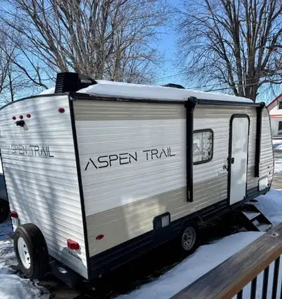 Well-maintained 2022 Aspen Trail 17BH travel trailer. Perfect for couples or families looking for an...