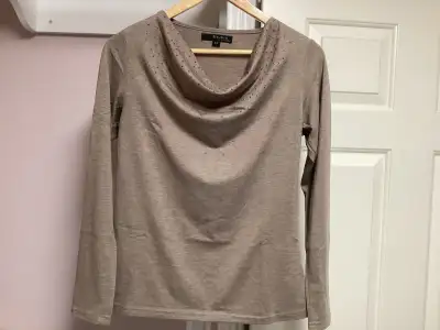 $4 each or 3 for $10 White button down shirt Calvin Klein Photo 2 and 3… size XS All size… SMALL Pho...