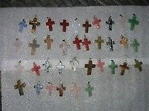 Gemstone pierre multicolore pendentif croix. dans Bijoux et montres  à Longueuil/Rive Sud