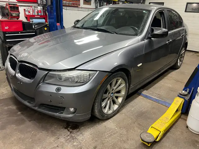 Bmw e90 328xi part out  in Auto Body Parts in Mississauga / Peel Region - Image 6
