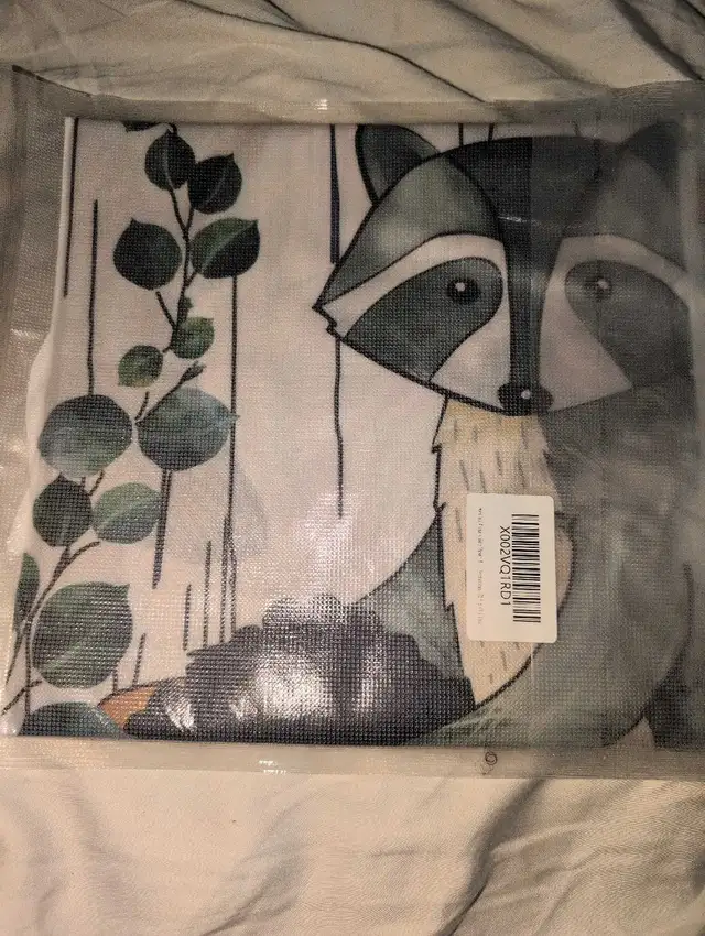 Raccoon Tapestry in Window Treatments in Gatineau - Image 2