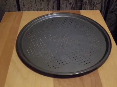 Assiette 12" cuisson pizza Betty Crocker, View more