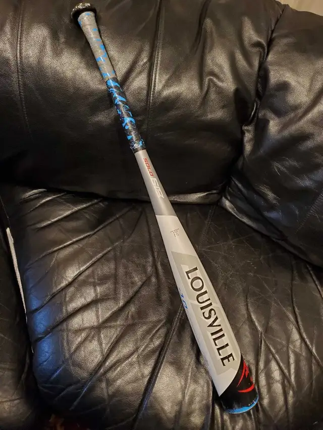 31"   LOUISVILLE SLUGGER Baseball Bat 21oz.  in Baseball & Softball in Barrie - Image 2