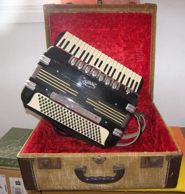 Accordion  LIRA  Made In Italy 120 Bass in Arts & Collectibles in Edmonton - Image 2