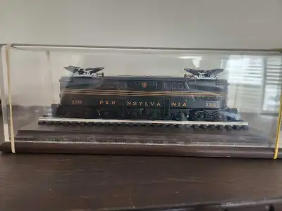 S02 Lionel GG1 #2332 Pennsylvania Hallmark Luxury Limited Edition Model Train