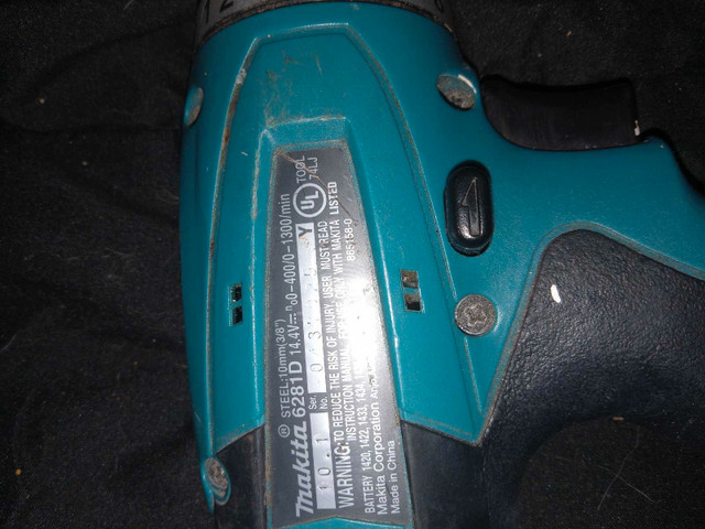 Makita 14.4 volt drill 30$  with one battery no charger in Power Tools in Windsor Region - Image 3