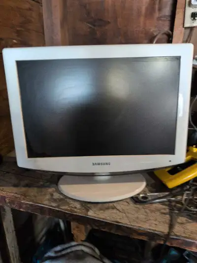 This is a Samsung TV that is in used condition. Perfect as a secondary monitor or a TV for a smaller...