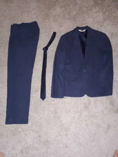 Kids H&M Suit with Tie Size 11-12, View more