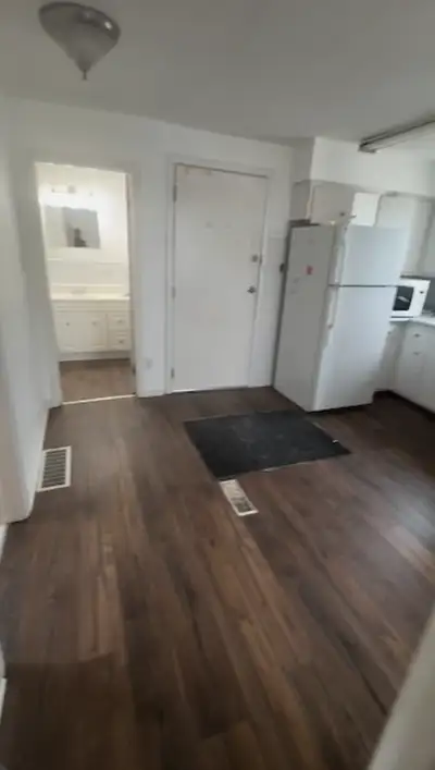 2 Bd Apt for Rent – Heat, Water, Parking Incl. Available Jun 20!