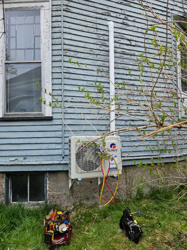 Heat pump install in Construction & Trades in Cape Breton - Image 2