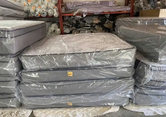 Queen Mattress/ Available 64192112070018120