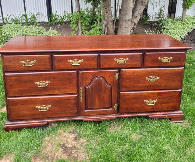 Solid wood matching French Provincial style bedroom furniture Dressers & Wardrobes Edmonton