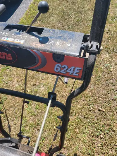 Ariens 624E Snowblower, View more