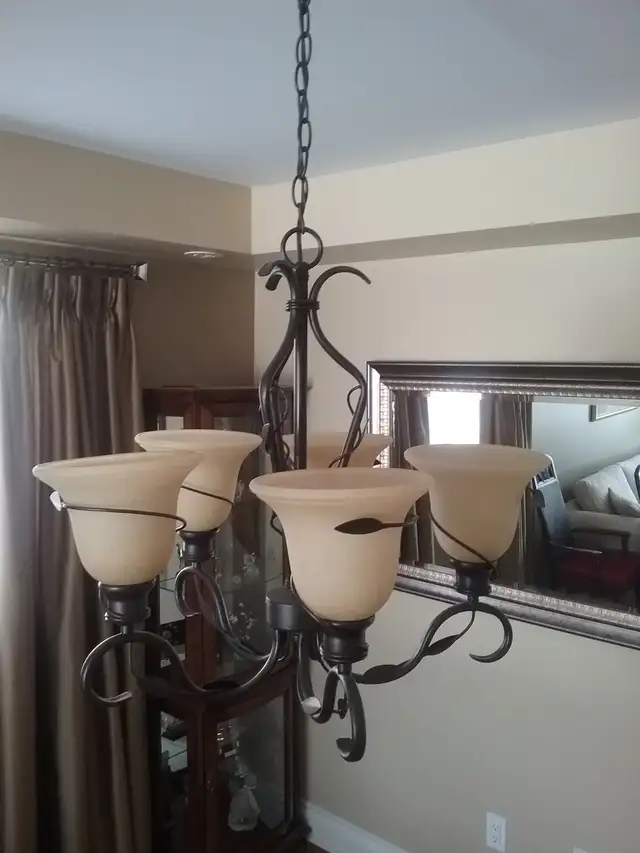 Chandelier Ceiling Lamp in Indoor Lighting & Fans in City of Toronto - Image 3