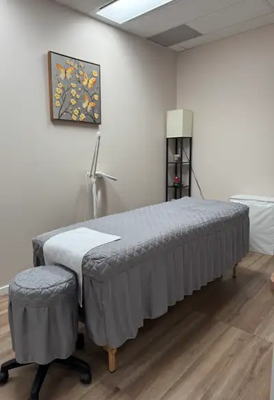 Clean, furnished private beauty treatment room available in the Metrotown area of Burnaby. Suitable...