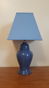 Table lamp with shade in excellent condition